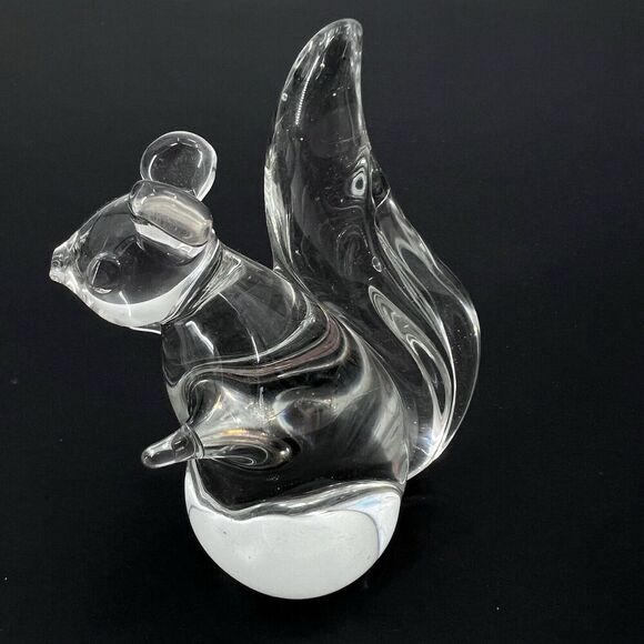 Vintage 1975 Clear Art Glass Crystal Glass Squirrel Figurine Paperweight - Picture 4 of 8
